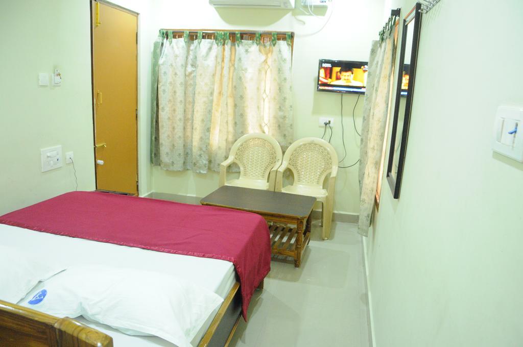 Hotel Agarala Residency Tirupati Habitación foto